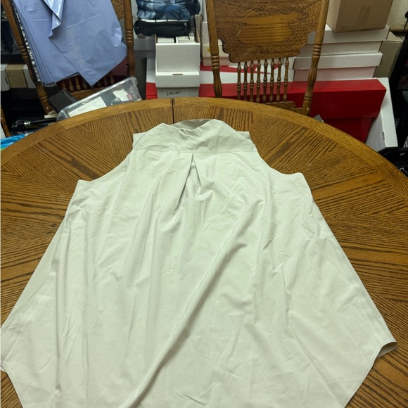 New with Tags Athleta Light Tan Button-Up Blouse - Picture 8 of 8